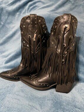Stars Cowgirl boots!